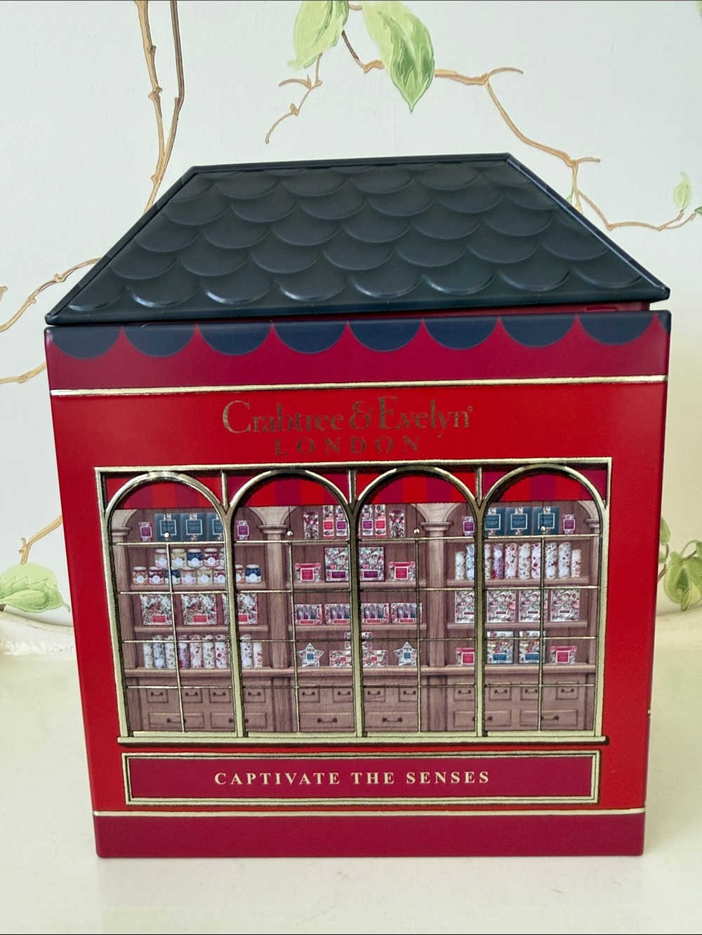 Crabtree & Evelyn London Holiday Decorative Tin Box -